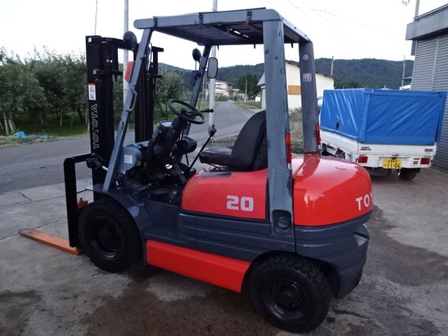 トヨタ フォークリフト 写真