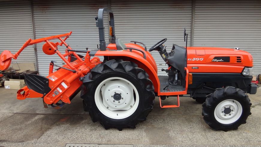 トラクター KL300D 写真２