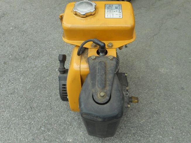 エンジン EC10 写真３