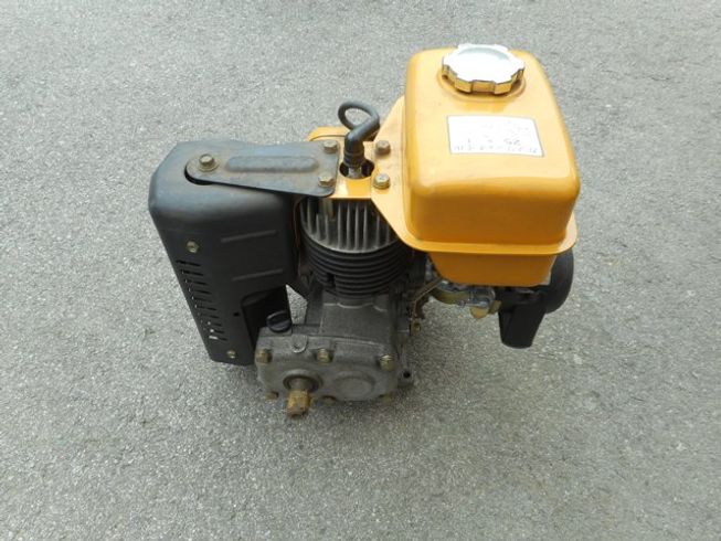 エンジン EC10 写真２