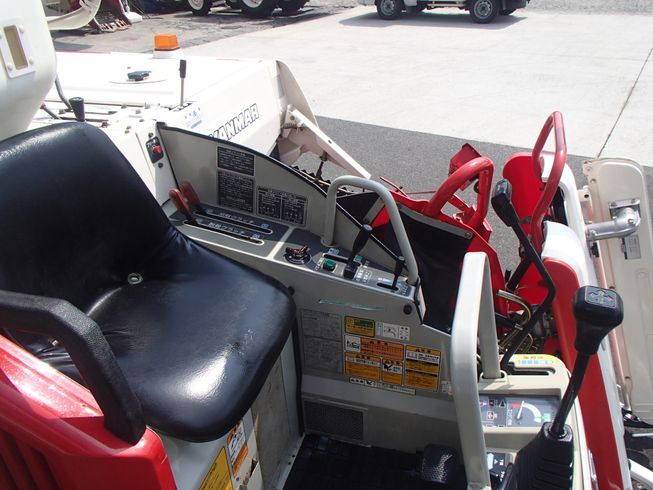 コンバイン Ee60-G 写真４