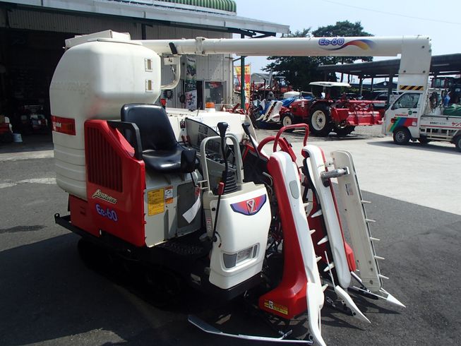 コンバイン Ee60-G 写真２