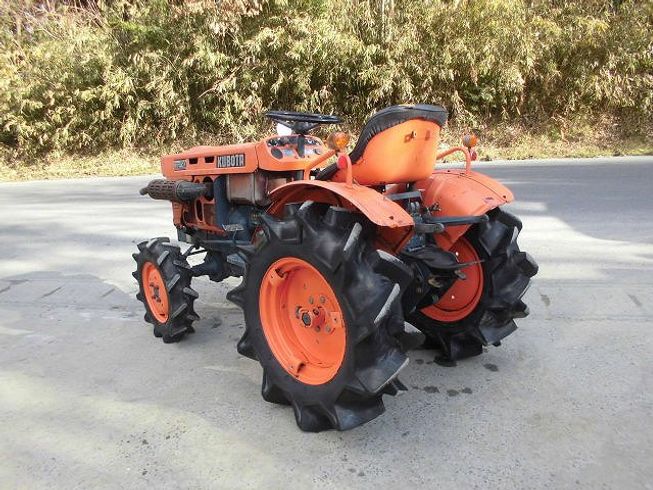 トラクター  B7001　新品ハンマーナイフモアMK125付   写真２