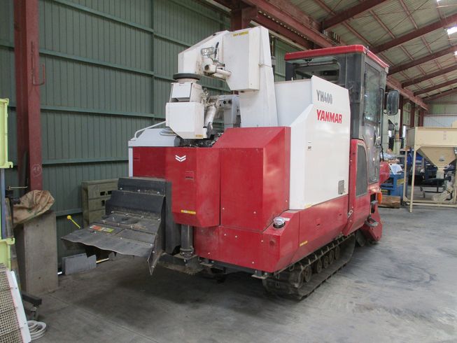 普通型コンバイン YH400 写真２