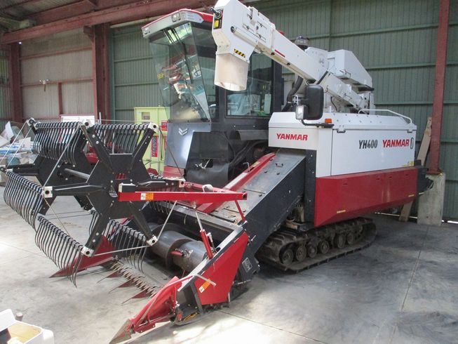 普通型コンバイン YH400 写真３