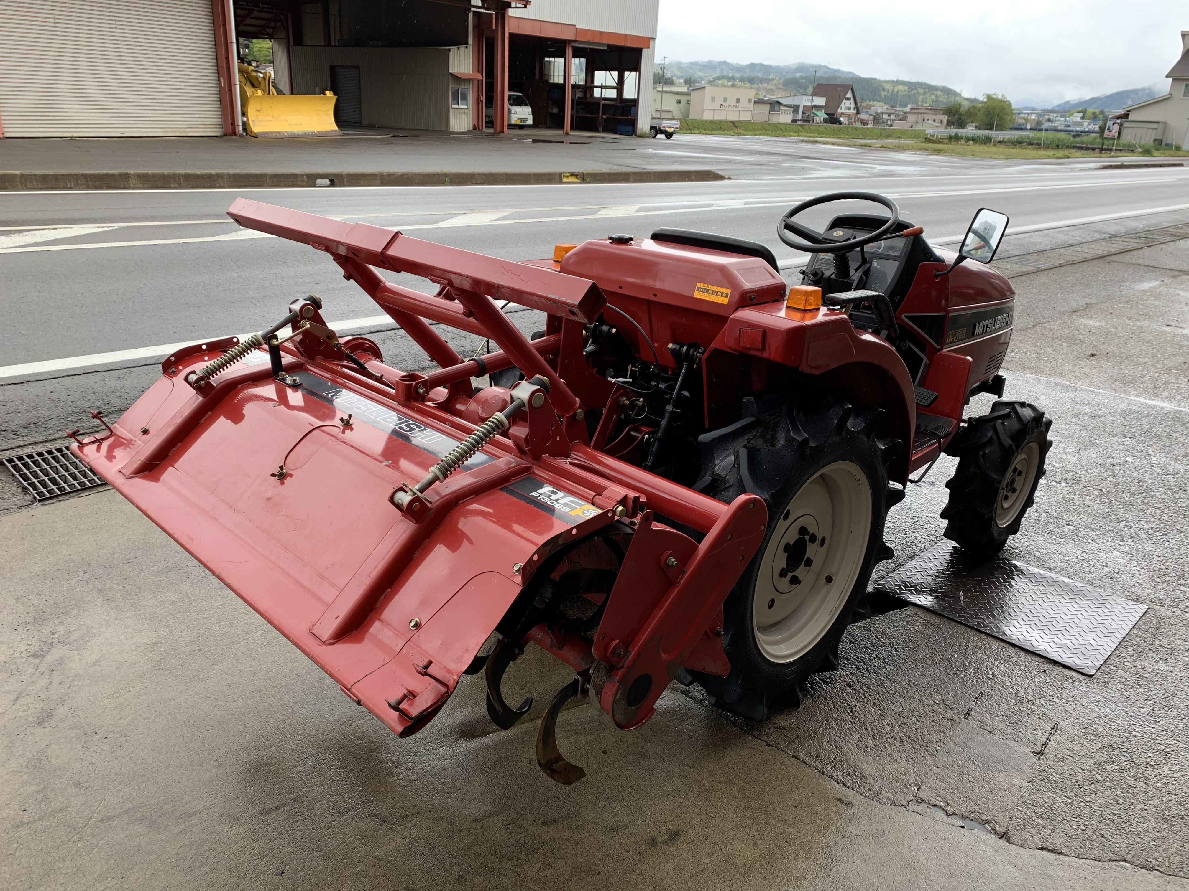 トラクター MT165 写真４