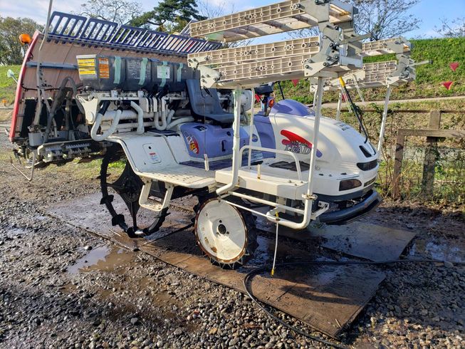 田植機 ＬＶ－８ディーゼル 写真２