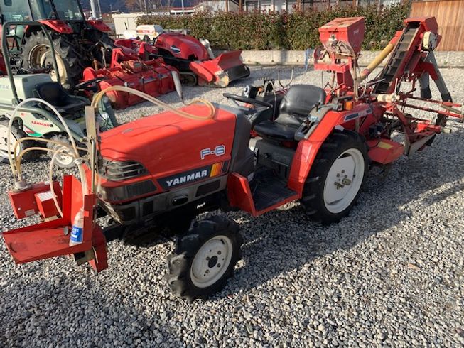 トラクター F6 写真２