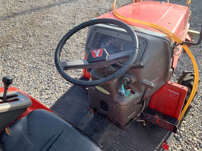 トラクター F6 写真５