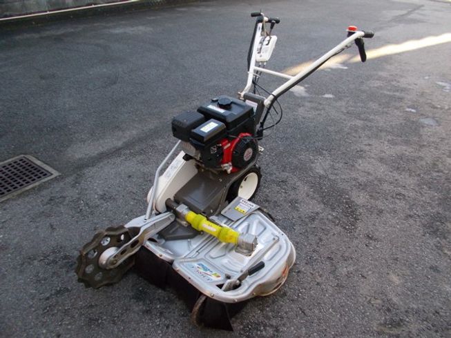 オーレック 畦草刈機 写真
