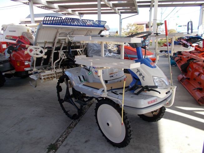 田植機 PQZ4-DUL 写真２