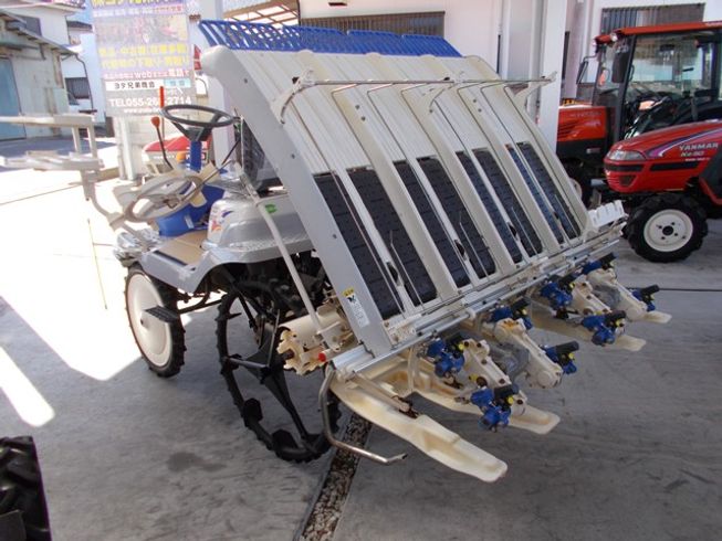 田植機 PQZ4-DUL 写真３