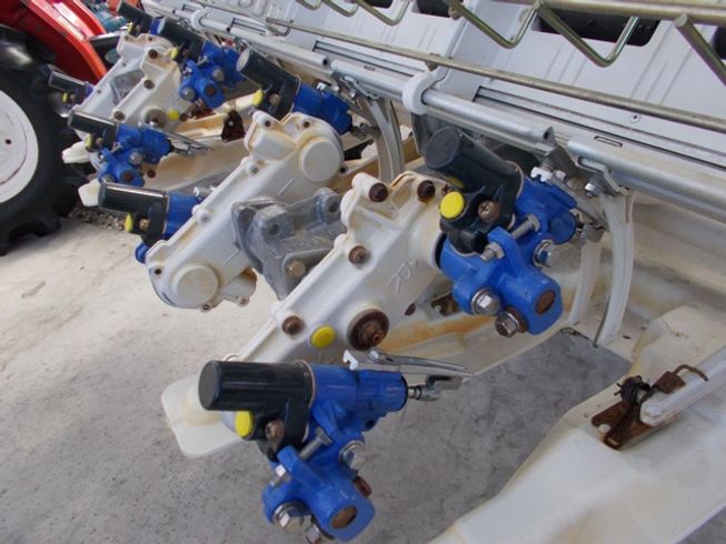 田植機 PQZ4-DUL 写真７