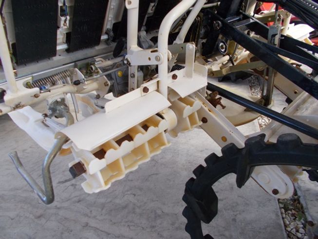 田植機 PQZ4-DUL 写真５