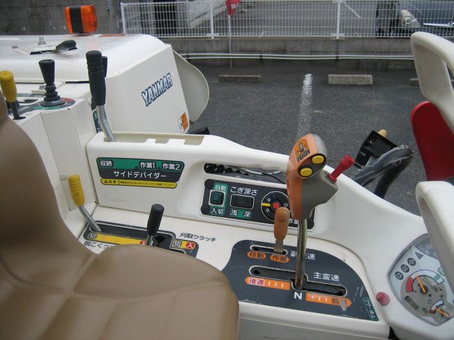 コンバイン AJ 217 MHL 写真９