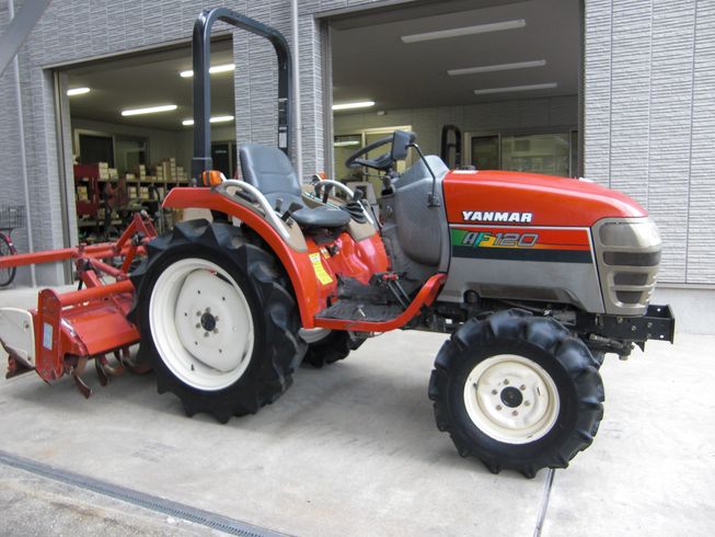 トラクター AF120VPUS4ME（20馬力） 写真２