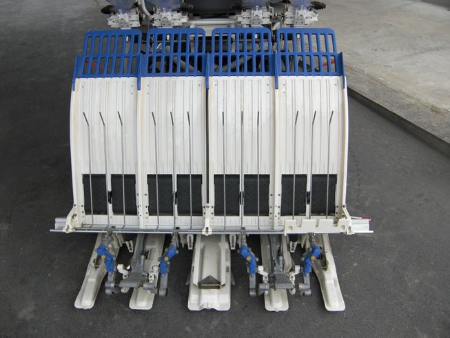 田植機 PPZ4-DLF　施肥機仕様 写真７