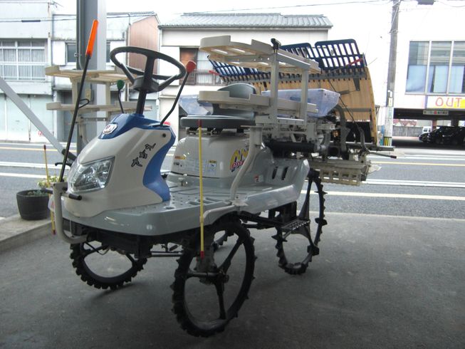 田植機 PPZ4-DLF　施肥機仕様 写真２