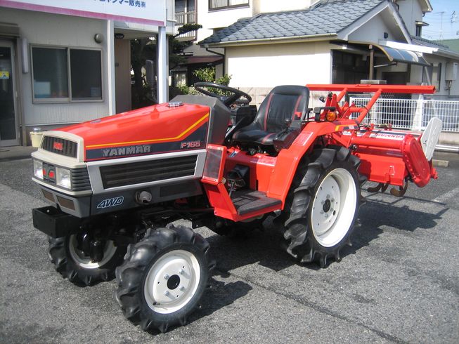 トラクター F165DAUS(16.5馬力） 写真３