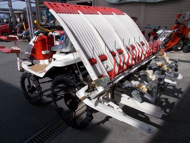 田植機 Pe-4S 写真３