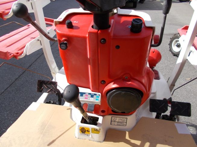 田植機 Pe-4S 写真６