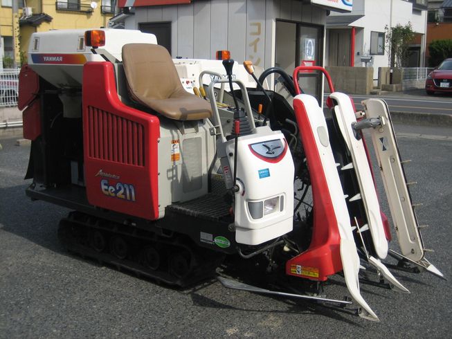 コンバイン Ee211 HS 写真３