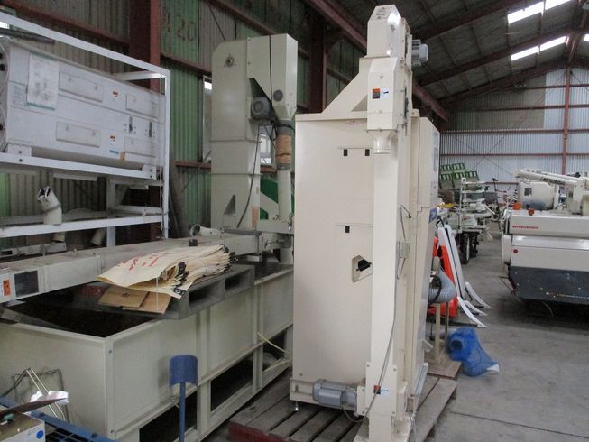 色彩選別機 AK-ECO 写真３