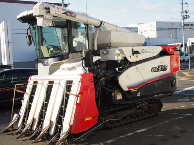 コンバイン GC695 写真３