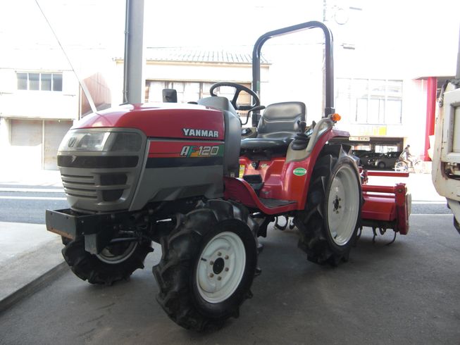 トラクター AF120VPUS4ME(20馬力) 写真２