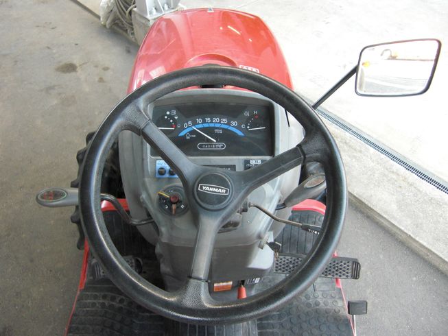 トラクター AF120VPUS4ME(20馬力) 写真４