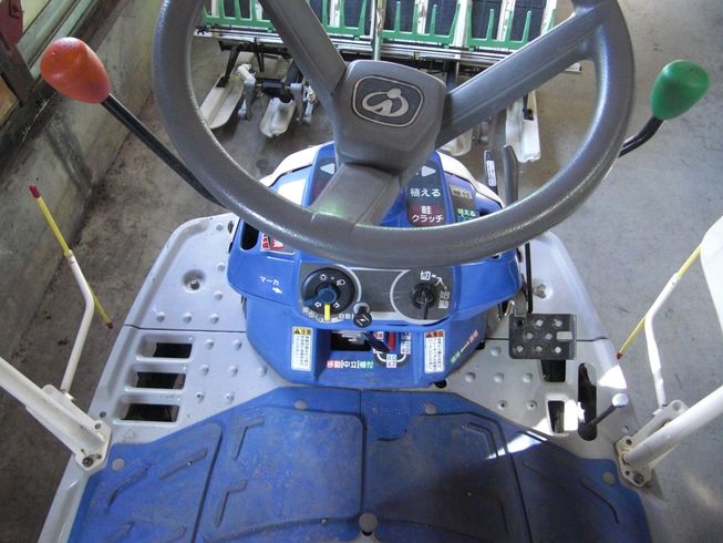 田植機 PQZ4-DUL 写真２