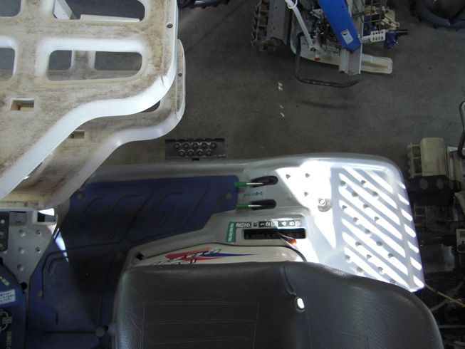 田植機 PQZ4-DUL 写真４