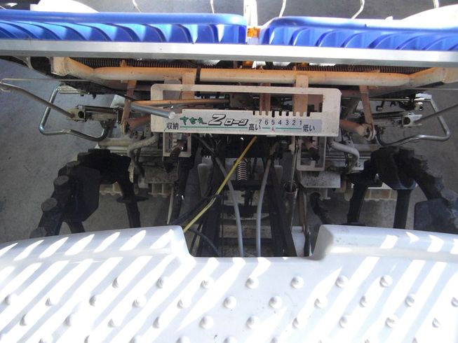 田植機 PQZ4-DUL 写真７
