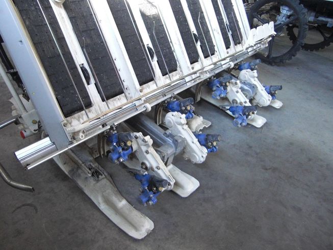 田植機 PQZ4-DUL 写真６