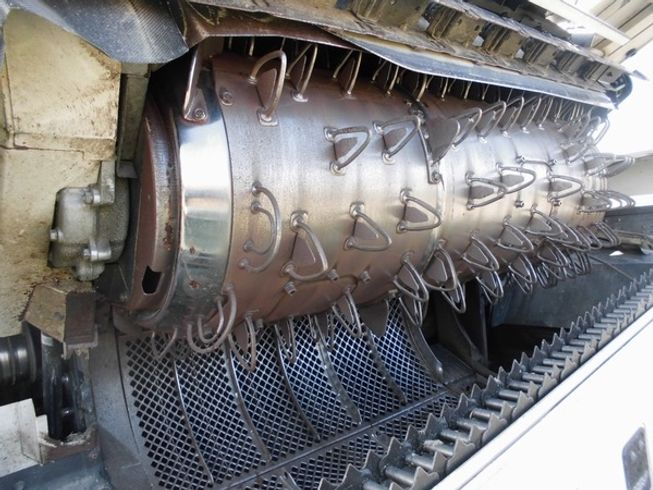 コンバイン V698 写真７