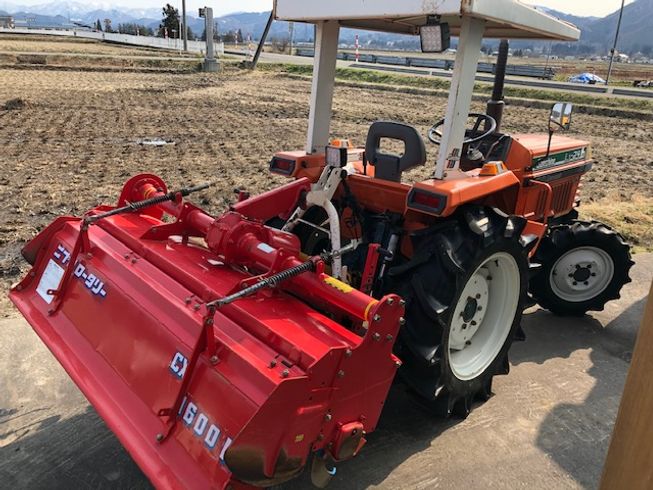 トラクター L1-24 写真２