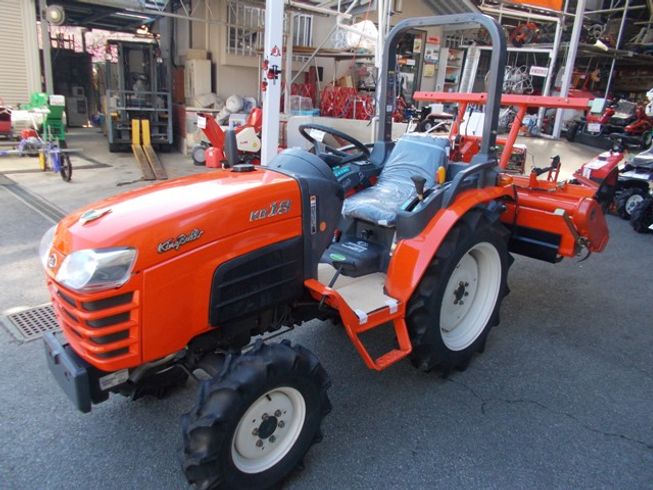 トラクター KB18FMA 写真２