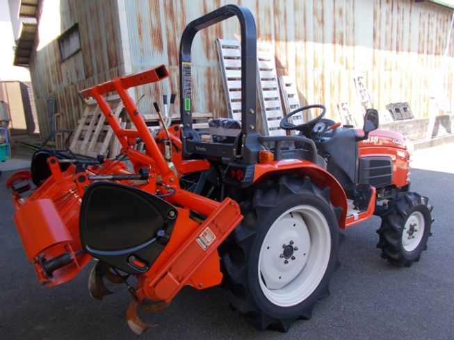 トラクター KB18FMA 写真４