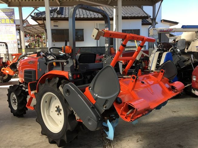 トラクター B225DMA 写真３