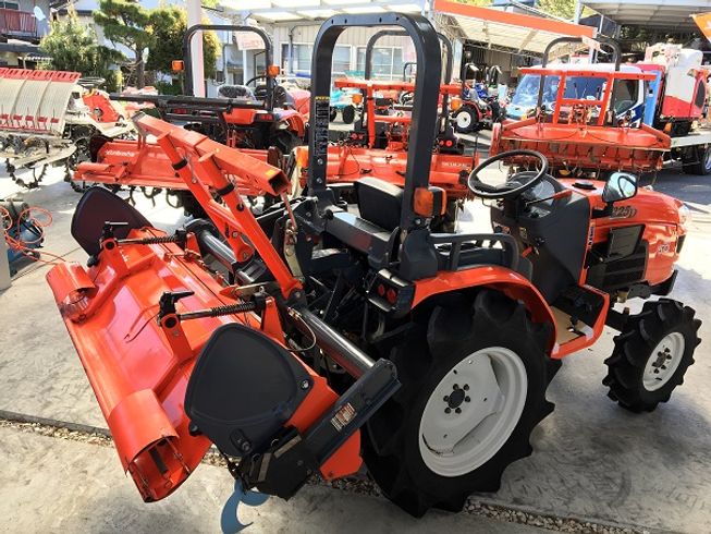 トラクター B225DMA 写真４