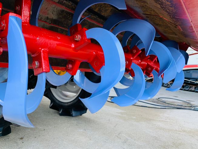 トラクター MTZ18 写真９