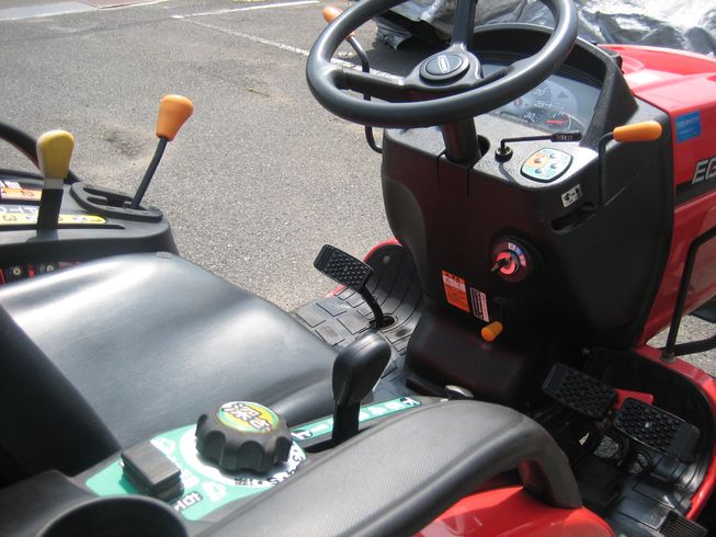 トラクター EG120VUS4M 写真８