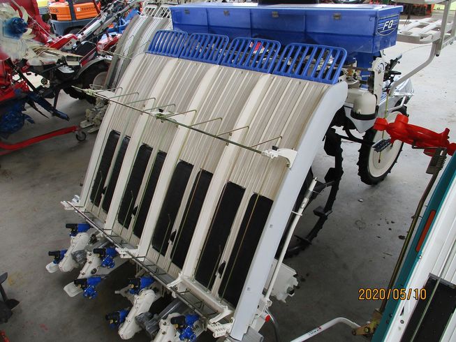 田植機 PQZ4-DULF 写真７