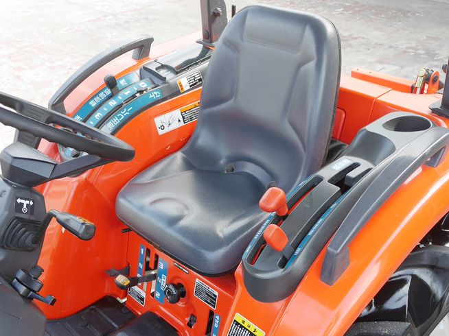 トラクター T240D 写真６