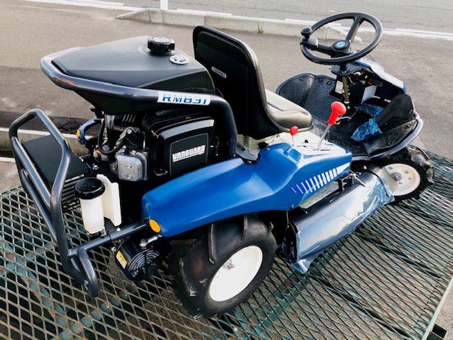 草刈機 RM831 写真２