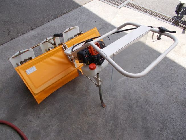 水田除草機 PC3000/3 写真４