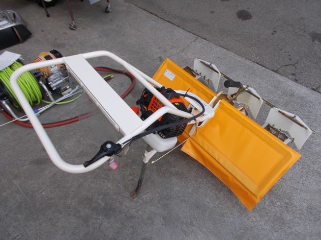 水田除草機 PC3000/3 写真３