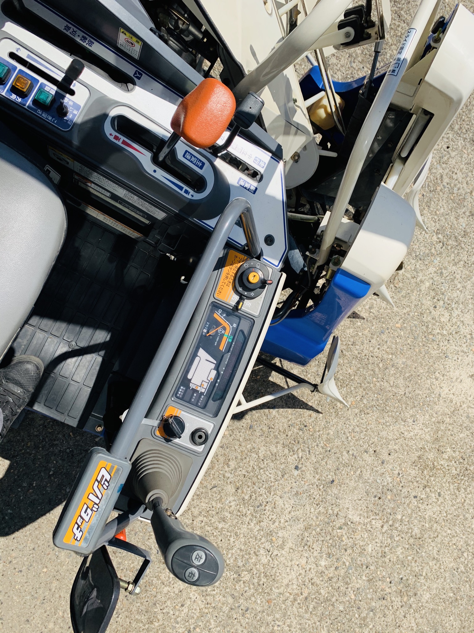 コンバイン HVA216G 写真８