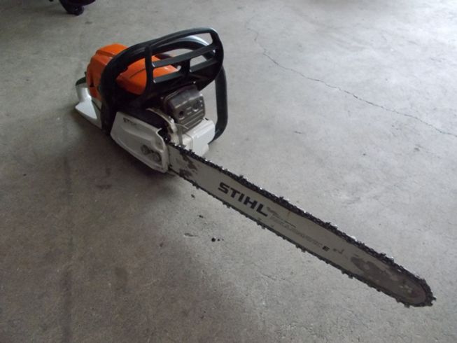 チェーンソー MS261 写真４