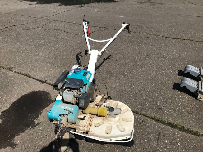 クボタ 畦草刈機 写真